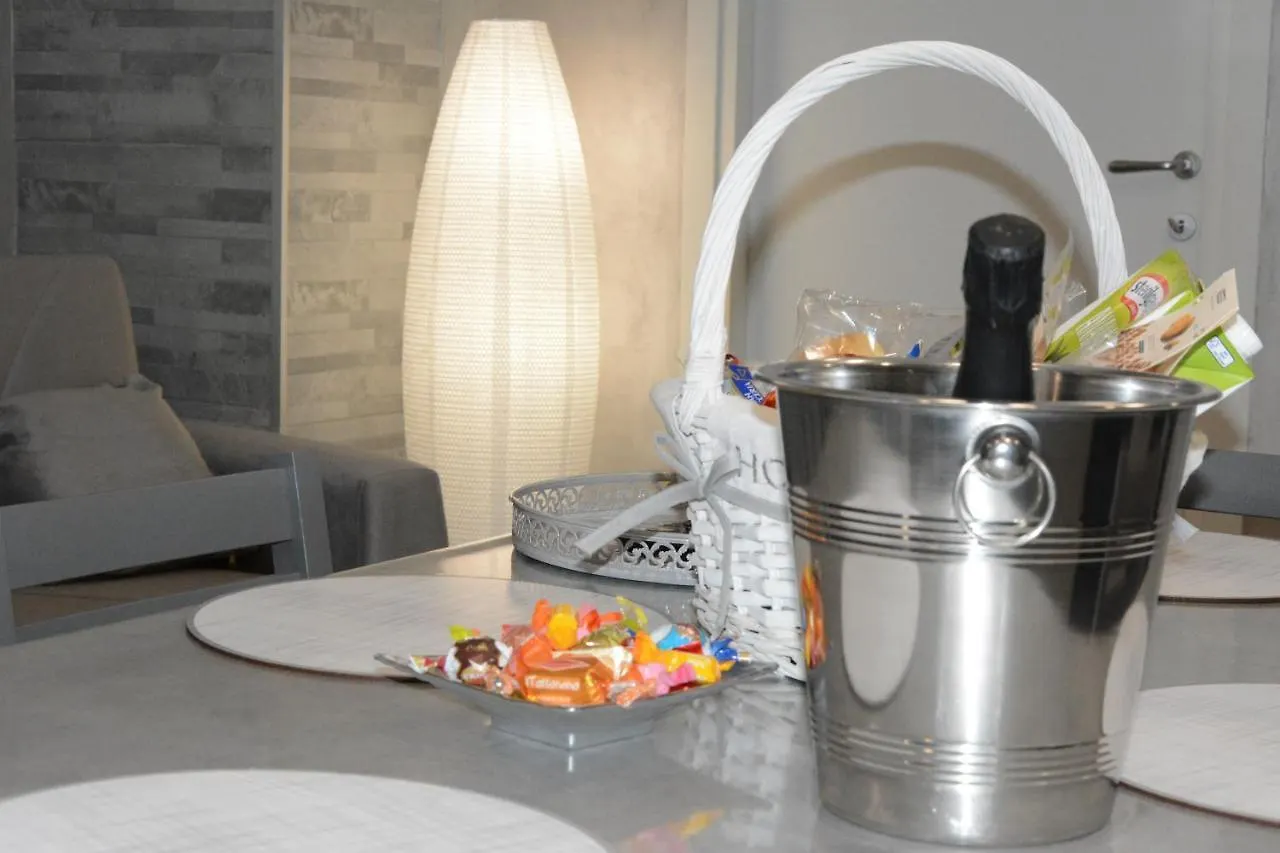 Aitho Apartment 43 Aeroporto di Catania Fontana Rossa Casa vacanze